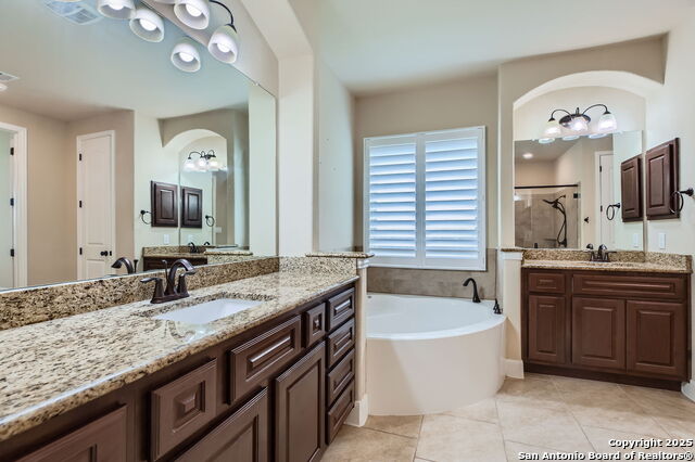 Listing photo id 15 for 16918 Sonoma