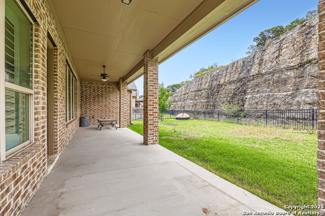 Listing photo id 24 for 16918 Sonoma