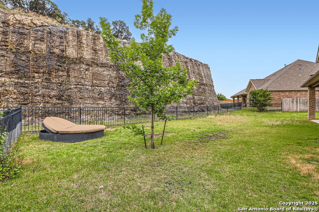 Listing photo id 26 for 16918 Sonoma