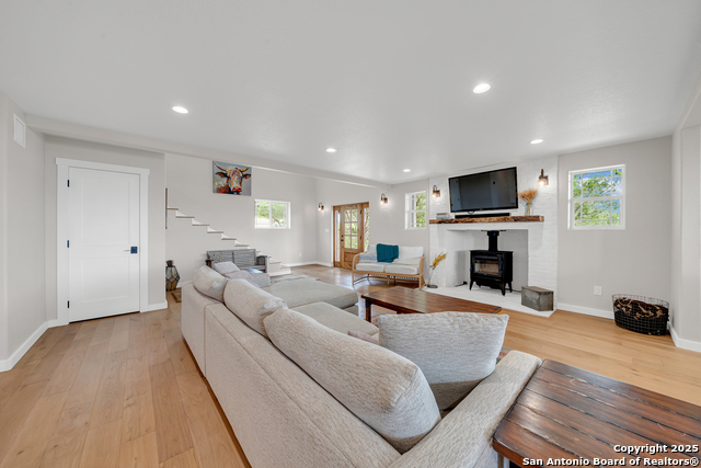 Listing photo id 13 for 1724 Caprock