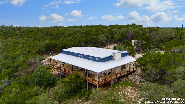 Listing photo id 4 for 1724 Caprock