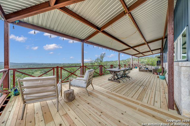 Listing photo id 6 for 1724 Caprock