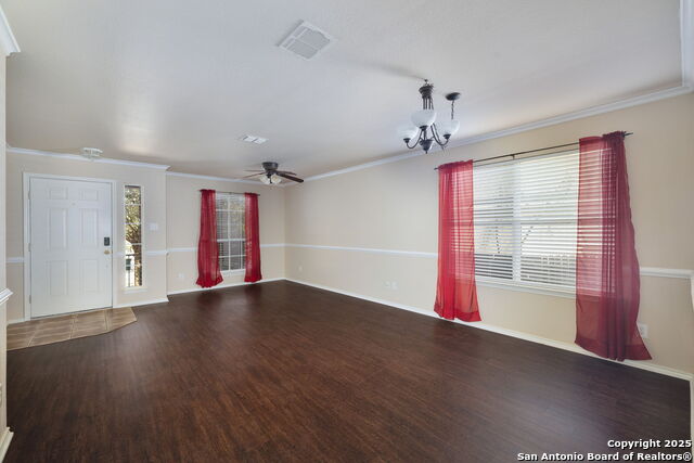 Listing photo id 11 for 2392 Medina