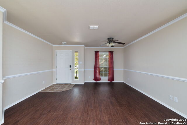 Listing photo id 12 for 2392 Medina