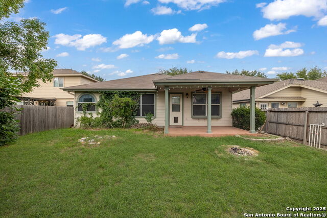 Listing photo id 15 for 2392 Medina