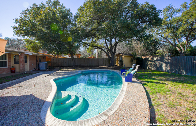 Image 8 of 34 For 215 Five Oaks