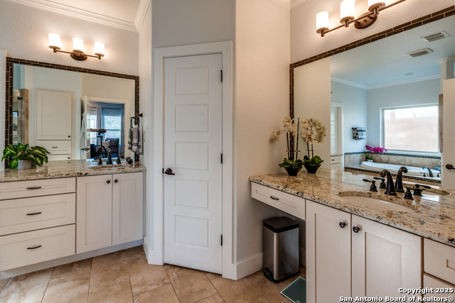 Image 13 of 24 For 24435 Canyon Row