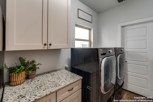 Image 14 of 24 For 24435 Canyon Row