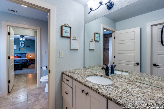 Image 17 of 24 For 24435 Canyon Row