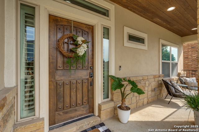 Image 4 of 24 For 24435 Canyon Row