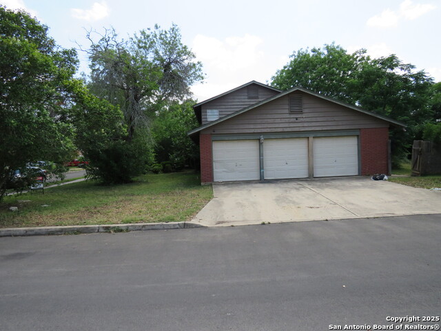 Image 3 of 23 For 9715 Nona Kay Dr