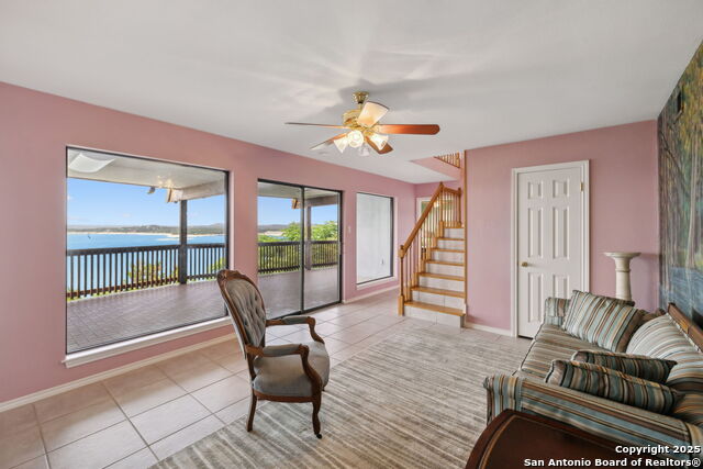 Listing photo id 25 for 1245 Larson