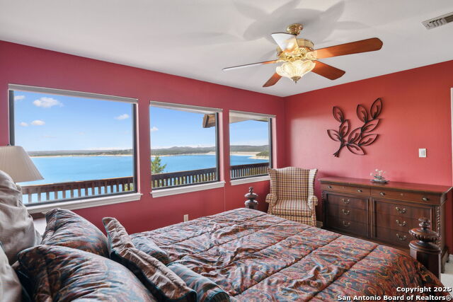 Listing photo id 31 for 1245 Larson