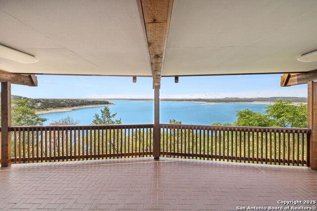 Listing photo id 32 for 1245 Larson