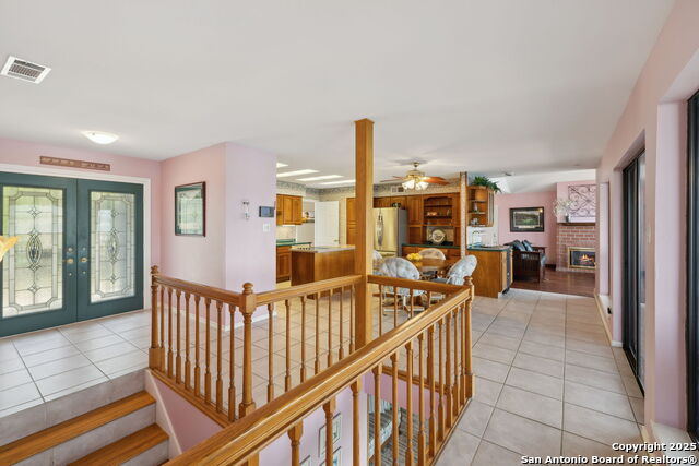 Listing photo id 6 for 1245 Larson