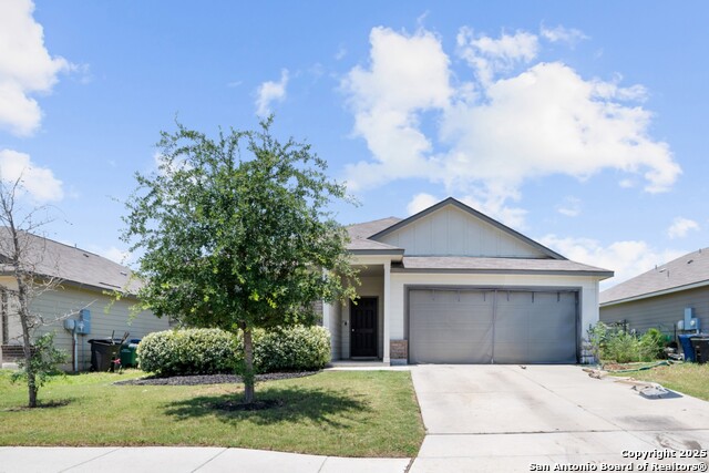 Listing photo id 0 for 6907 Emerald Vly