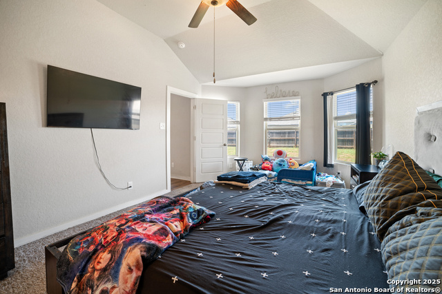 Listing photo id 20 for 6907 Emerald Vly