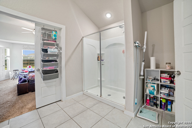 Listing photo id 22 for 6907 Emerald Vly