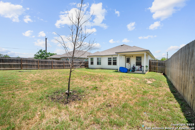 Listing photo id 24 for 6907 Emerald Vly