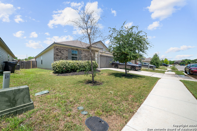 Listing photo id 1 for 6907 Emerald Vly