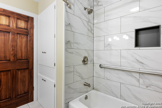 Image 11 of 31 For 17215 Sugar Crest