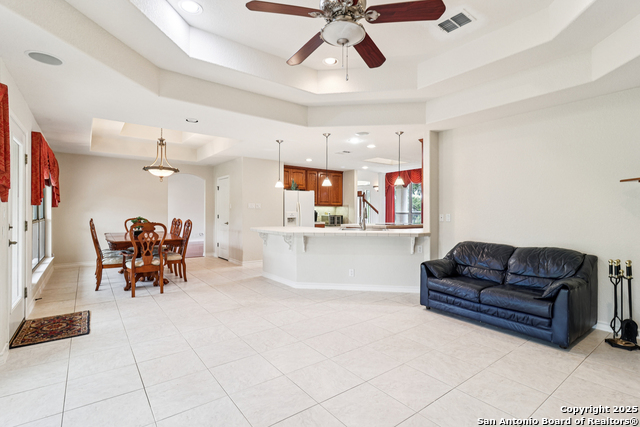 Listing photo id 9 for 718 Park Shores