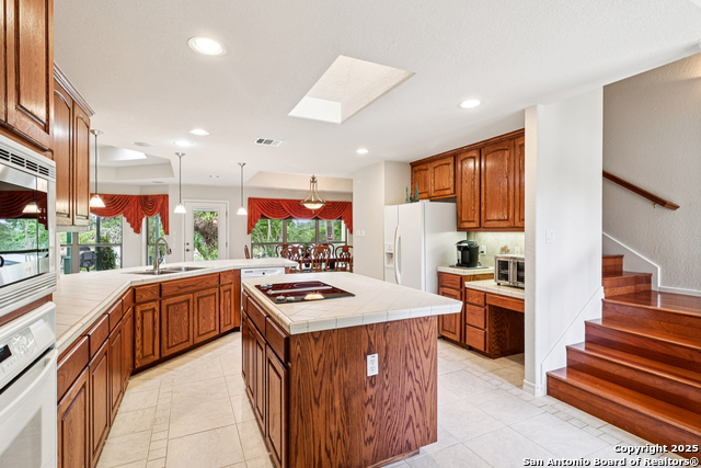 Listing photo id 12 for 718 Park Shores