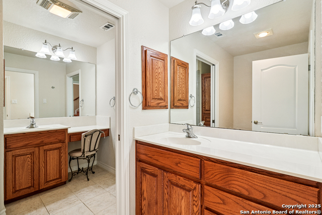 Listing photo id 27 for 718 Park Shores