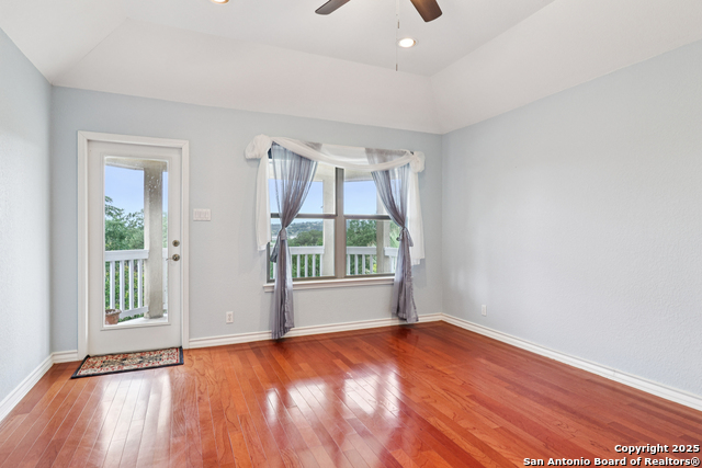 Listing photo id 34 for 718 Park Shores
