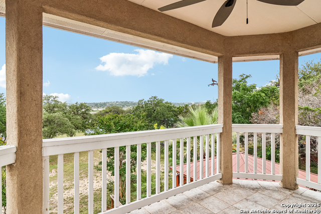 Listing photo id 38 for 718 Park Shores