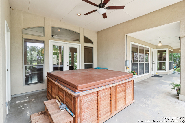 Listing photo id 40 for 718 Park Shores
