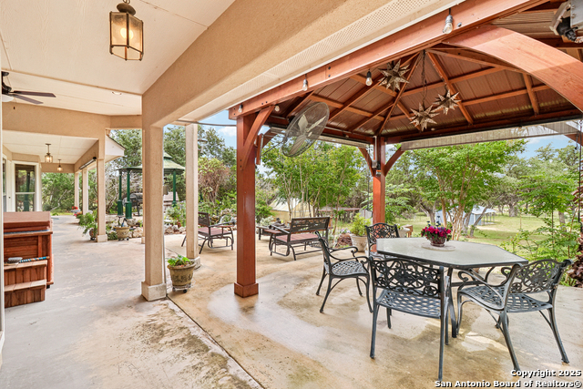 Listing photo id 41 for 718 Park Shores