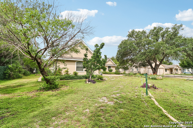 Listing photo id 4 for 718 Park Shores