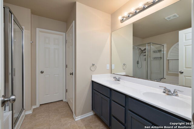 Listing photo id 11 for 2387 Ridge Rock