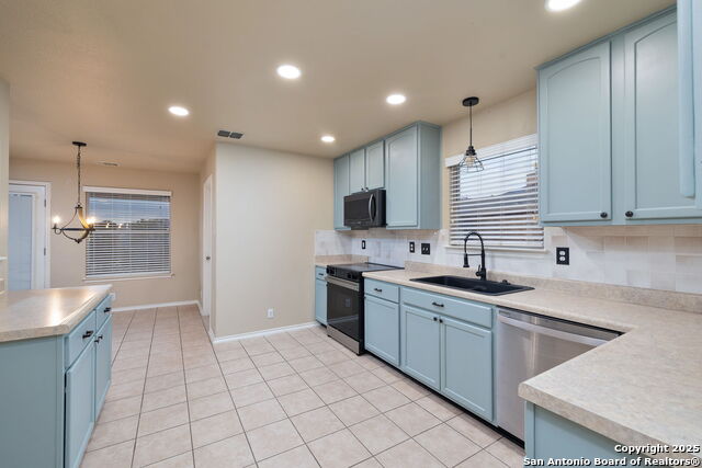 Listing photo id 0 for 2387 Ridge Rock