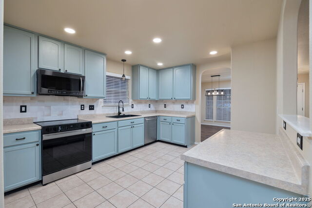 Listing photo id 1 for 2387 Ridge Rock