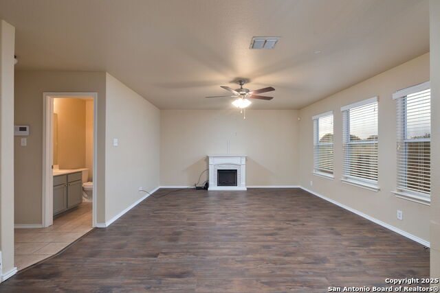 Listing photo id 4 for 2387 Ridge Rock