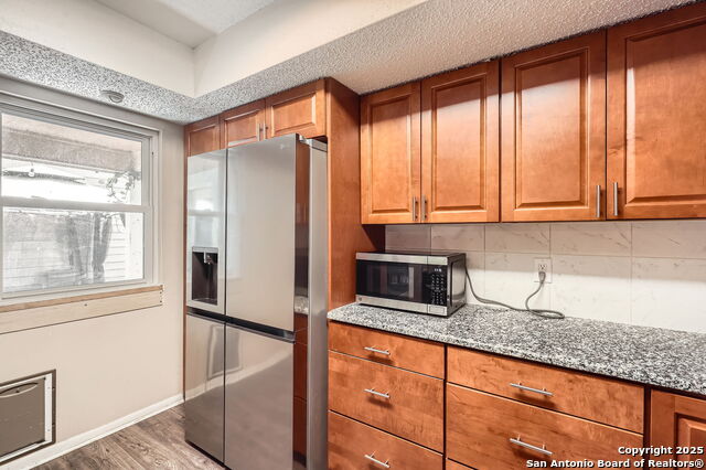 Image 9 of 18 For 8517 Echo Creek
