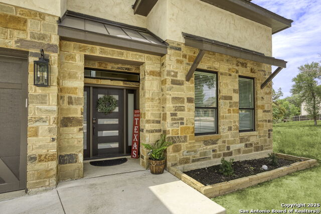 Listing photo id 8 for 1121 Gruene B