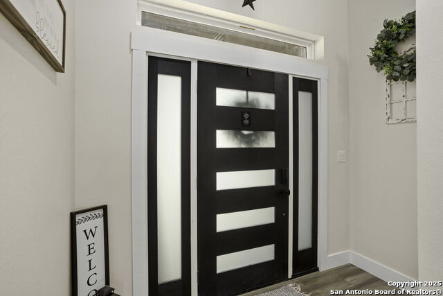 Listing photo id 9 for 1121 Gruene B