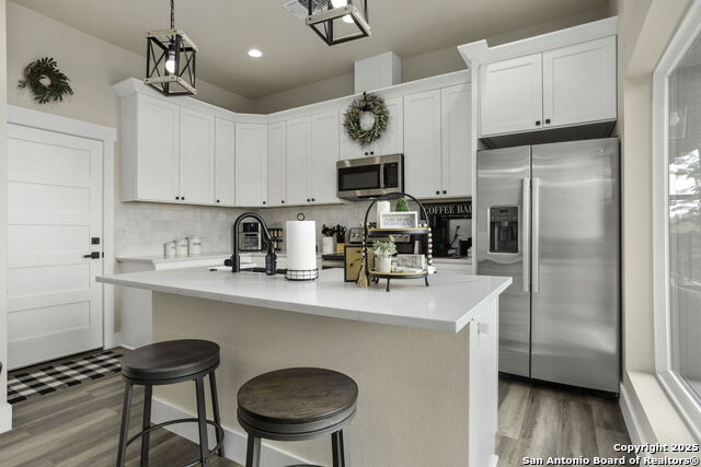 Listing photo id 10 for 1121 Gruene B