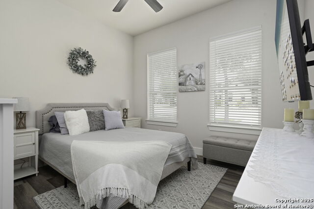 Listing photo id 20 for 1121 Gruene B