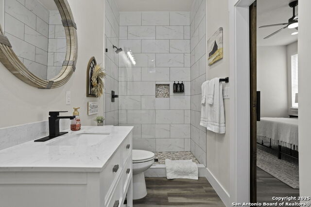 Listing photo id 25 for 1121 Gruene B