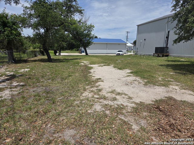 Details for 205 9th St S, Rockport, TX 78382