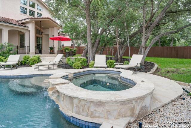 Listing photo id 0 for 25003 Estancia Cir