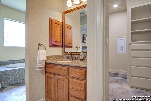 Listing photo id 21 for 25003 Estancia Cir