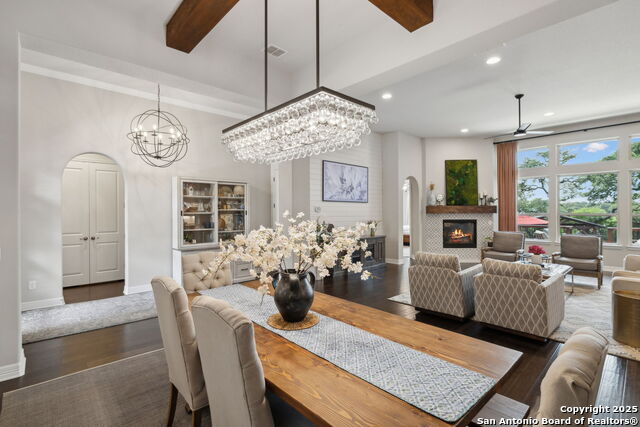 Listing photo id 9 for 28807 Balcones Crk