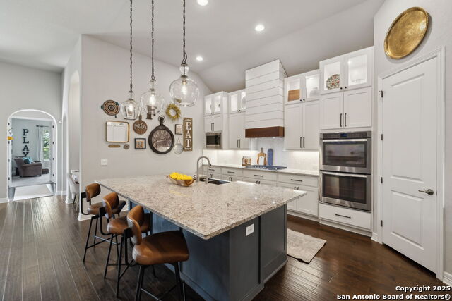 Listing photo id 13 for 28807 Balcones Crk