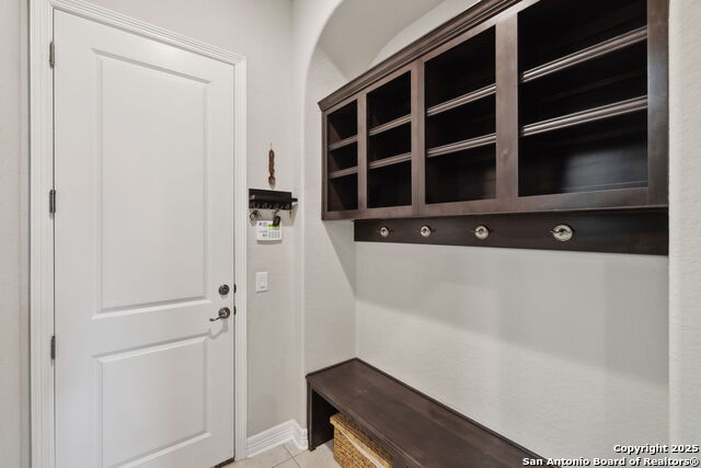 Listing photo id 19 for 28807 Balcones Crk
