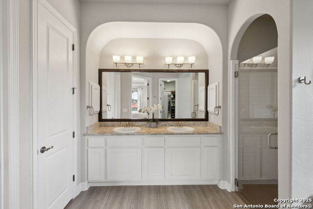Listing photo id 28 for 28807 Balcones Crk